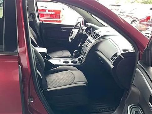 Used 2012 Chevrolet Traverse LT FWD image 8