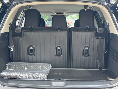 New 2026 Nissan Pathfinder SV w/ Cargo Package FWD image 18