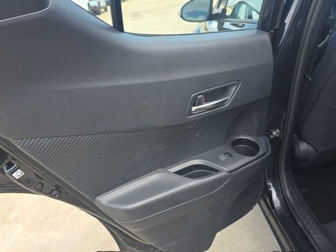 Used 2021 Toyota C-HR XLE FWD image 13