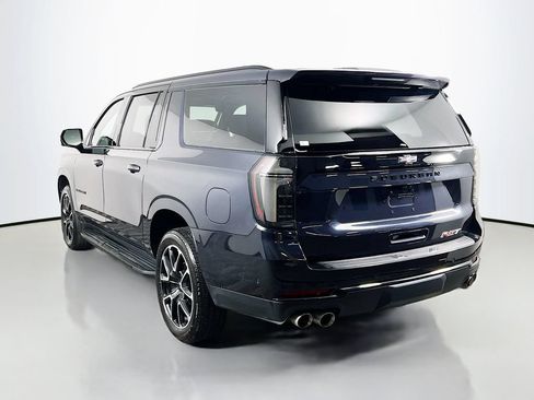 Used 2026 Chevrolet Suburban RST w/ Advanced Technology Package AWD/4WD image 7