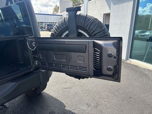 Used 2018 Jeep Wrangler Unlimited Sport S image 48