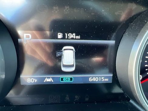 Used 2022 Kia Carnival LX FWD image 13