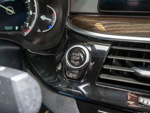 Used 2019 BMW 530i xDrive w/ Convenience Package image 28