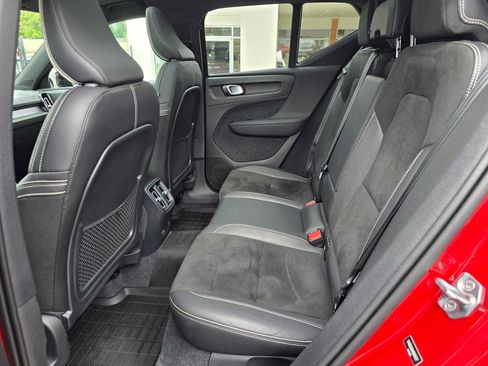 Used 2021 Volvo XC40 P8 Recharge AWD/4WD image 16