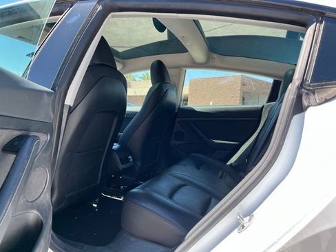 Used 2023 Tesla Model 3 Standard Range image 9
