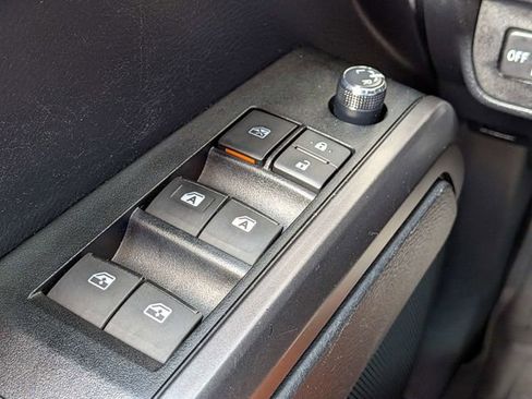 Used 2018 Toyota Tacoma TRD Off-Road AWD/4WD image 21