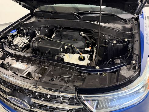 Used 2020 Ford Explorer XLT w/ Comfort Package image 34