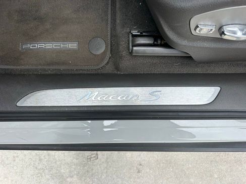 Certified 2019 Porsche Macan S AWD/4WD image 22