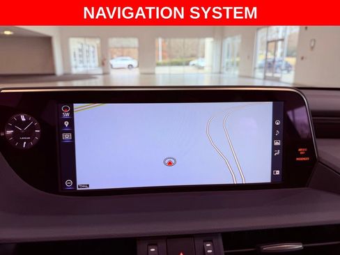 Certified 2020 Lexus ES 300h w/ Premium Package image 11