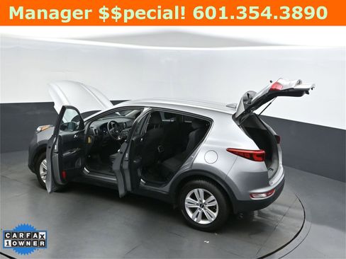 Used 2019 Kia Sportage LX image 2