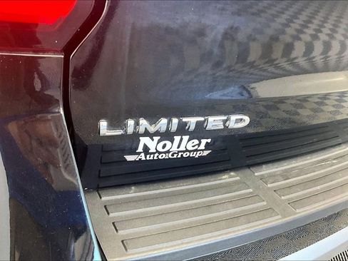 Certified 2022 Ford Expedition Limited image 8