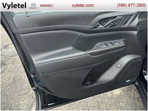 Used 2021 GMC Acadia SLT w/ Elevation Edition image 16