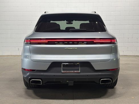 Certified 2026 Porsche Cayenne E-Hybrid AWD/4WD image 8