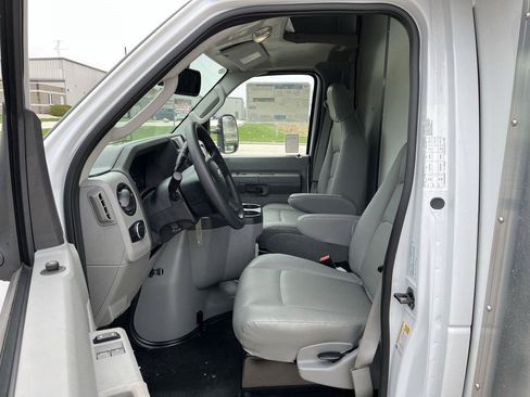 New 2027 Ford E-450 and Econoline 450 Super Duty w/ Power Equipment Group RWD image 4