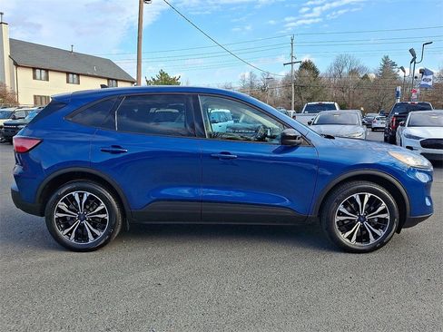 Certified 2022 Ford Escape SE w/ SE Sport Appearance Package image 7