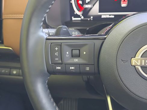 Used 2025 Nissan Pathfinder Platinum AWD/4WD image 24
