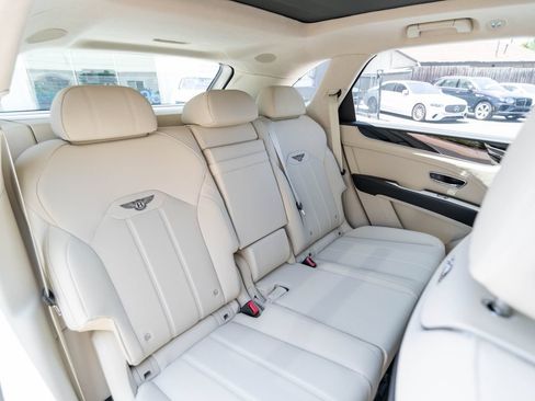 New 2026 Bentley Bentayga AWD/4WD image 22