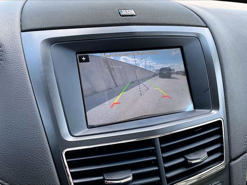 Used 2018 Lincoln MKT AWD image 29