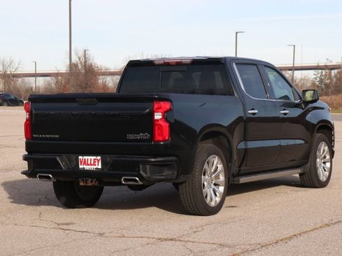 Used 2020 Chevrolet Silverado 1500 High Country w/ Technology Package image 12