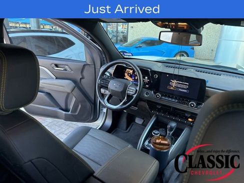 Used 2024 Chevrolet Colorado ZR2 w/ ZR2 Convenience Package III image 24