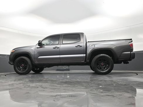Used 2017 Toyota Tacoma TRD Sport w/ Tow Package RWD image 22
