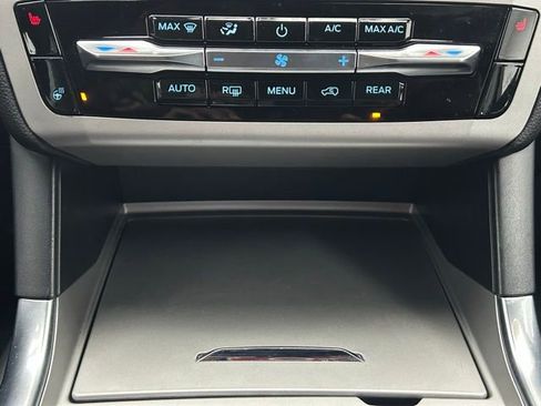 Used 2023 Ford Explorer XLT w/ Equipment Group 202A image 24