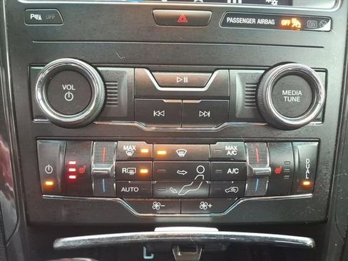 Used 2019 Ford Explorer XLT w/ Equipment Group 202A image 16