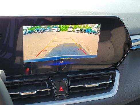 Used 2025 Chevrolet TrailBlazer LT w/ Convenience Package FWD image 27