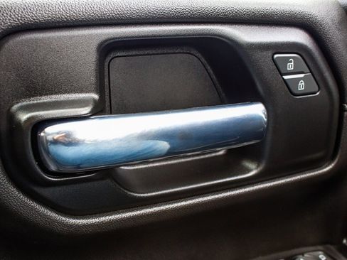 Used 2022 Chevrolet Silverado 1500 LT Trail Boss w/ LT Trail Boss Premium Package image 9