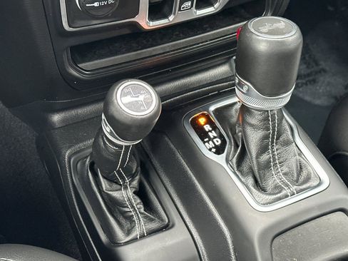 Used 2023 Jeep Wrangler Sahara image 22