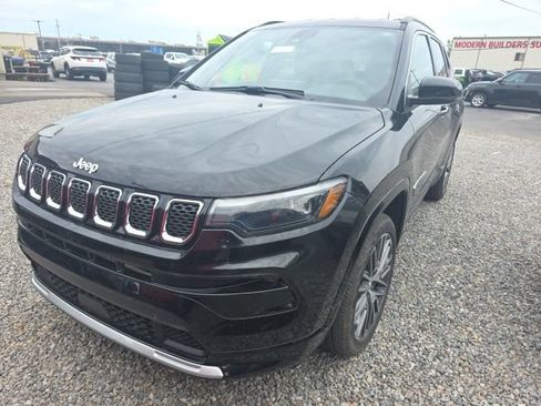 Used 2023 Jeep Compass Limited w/ Elite Group AWD/4WD image 1