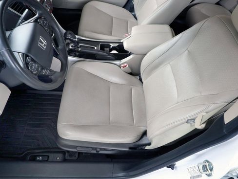 Used 2016 Honda Accord Touring image 39