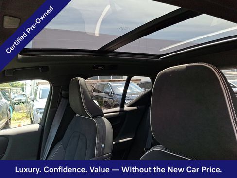 Certified 2023 Volvo XC40 B5 Plus w/ Climate Package AWD/4WD image 15