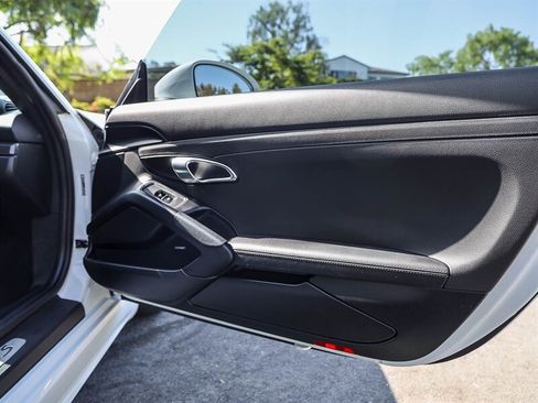 Used 2018 Porsche 718 Cayman S RWD image 18