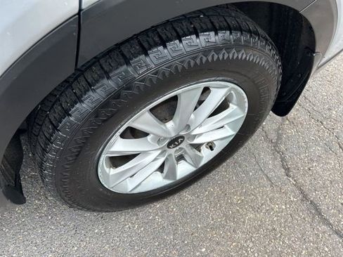 Used 2019 Kia Sorento AWD V6 image 18
