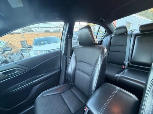 Used 2016 Honda Accord Sport image 23