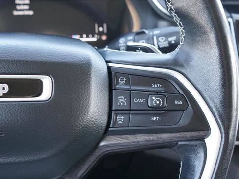 Used 2021 Jeep Grand Cherokee L Limited AWD/4WD image 16