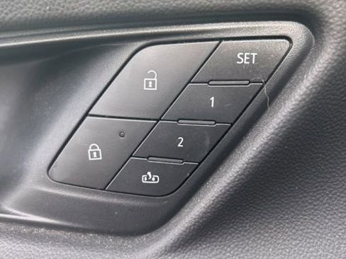 Used 2025 Chevrolet Equinox ACTIV w/ Safety and Technology Package image 14