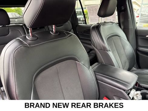 Used 2023 Jeep Grand Cherokee Altitude AWD/4WD image 28