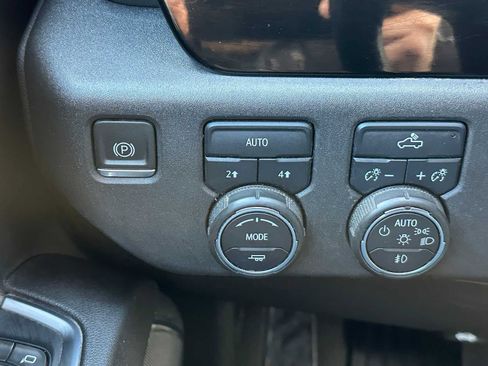 Used 2022 Chevrolet Silverado 1500 RST image 30