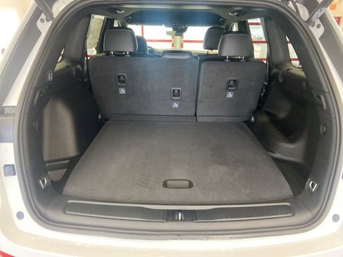 New 2026 Jeep Grand Cherokee Altitude image 11