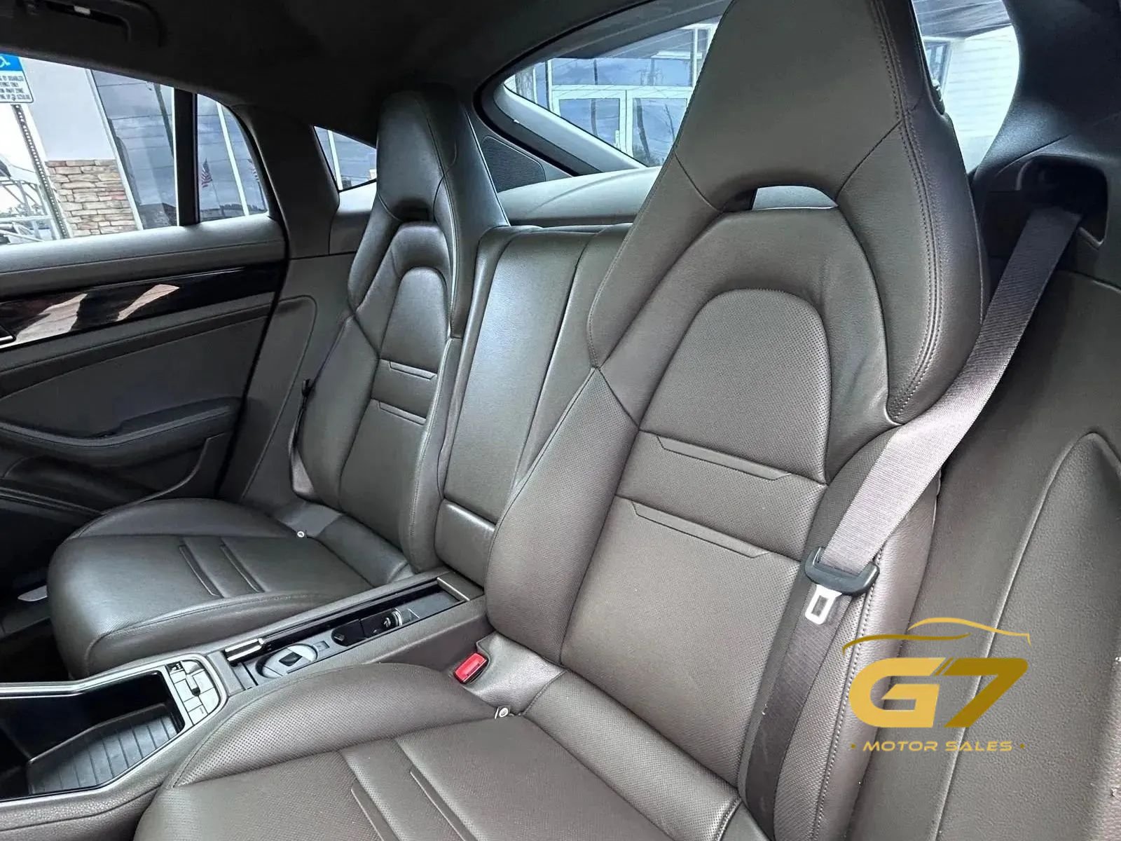 Used 2018 Porsche Panamera RWD image 38