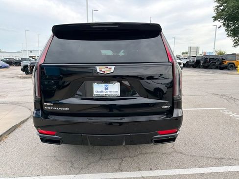 Used 2024 Cadillac Escalade Sport AWD/4WD image 4