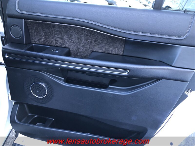 Used 2018 Ford Expedition Max Limited RWD image 20