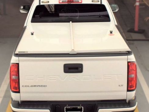 Used 2022 Chevrolet Colorado LT w/ Fleet Safety Package RWD image 3
