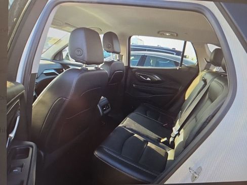 Used 2023 GMC Terrain SLT w/ Tech Package image 11
