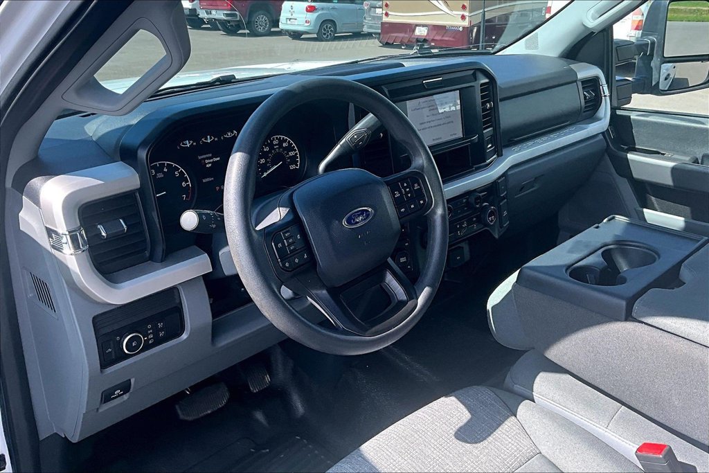 Used 2025 Ford F350 XLT AWD/4WD image 14