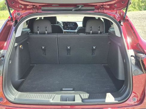 Used 2024 Chevrolet Trax LS w/ LS Convenience Package FWD image 5