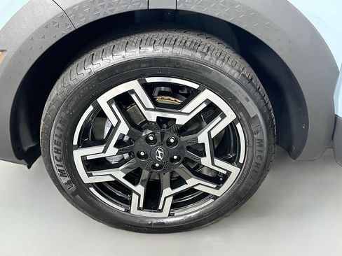 Certified 2025 Hyundai Santa Cruz Limited AWD/4WD image 32