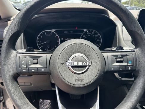 Used 2023 Nissan Rogue SV FWD image 18